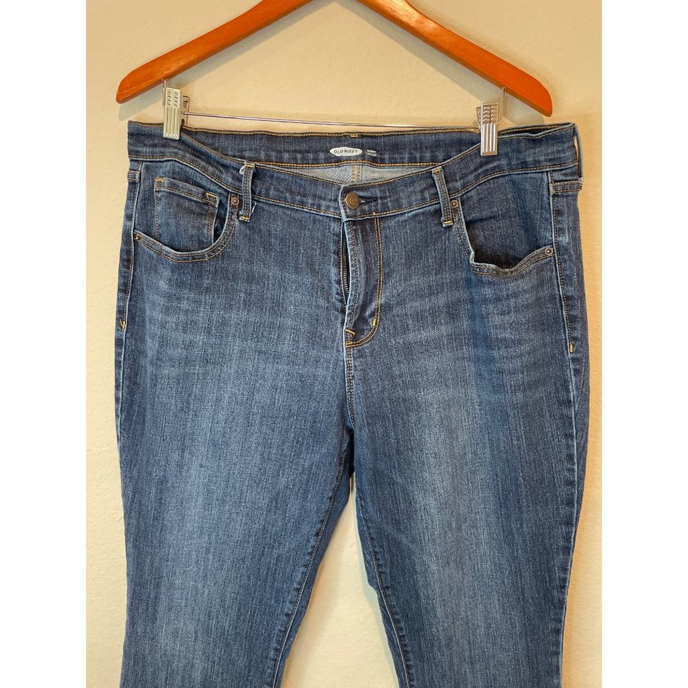 Old Navy Dark Wash Curvy Bootcut Jean - Picture 3 of 5
